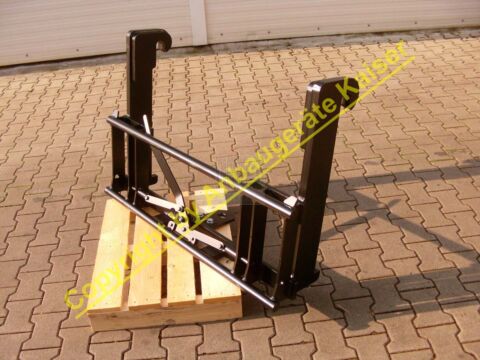 Adapter von Merlo Teleskoplader (ZM3) auf Anbaugeräte mit Euroaufnahme