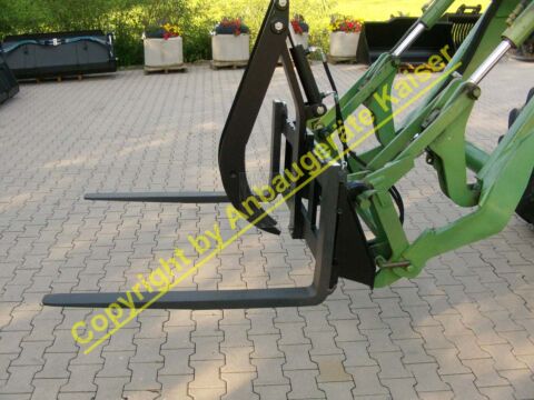 Palettengabel mit Euroaufnahme und Holzgreifer / Niederhalter. 2000kg Traglast
